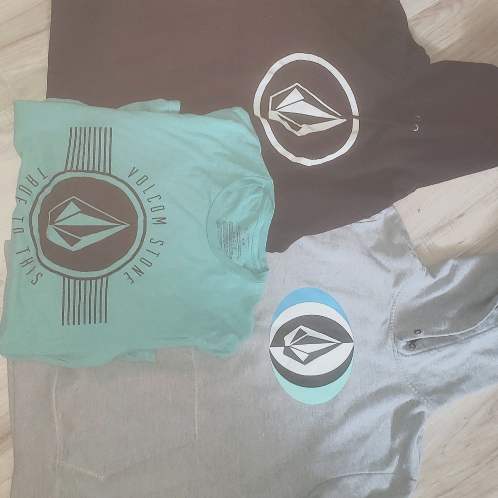Three Adidas items unisex.